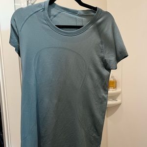 Lulu Lemon top